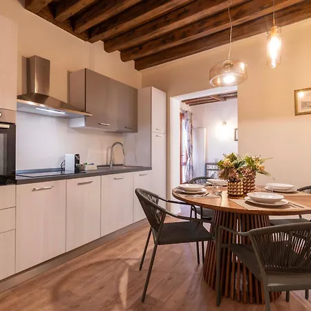 Domus Apostoli Balcony