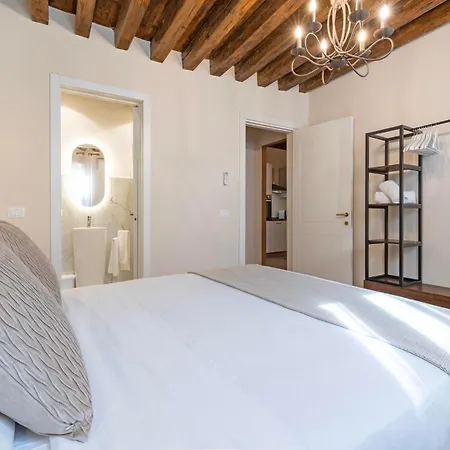 Domus Apostoli Balcony Venedig