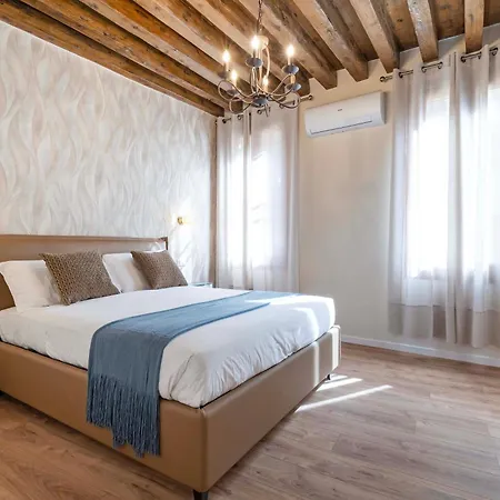 Domus Apostoli Balcony Appartement *