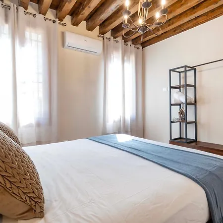 Apartment Domus Apostoli Balcony *