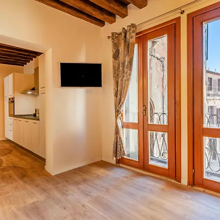 Domus Apostoli Balcony