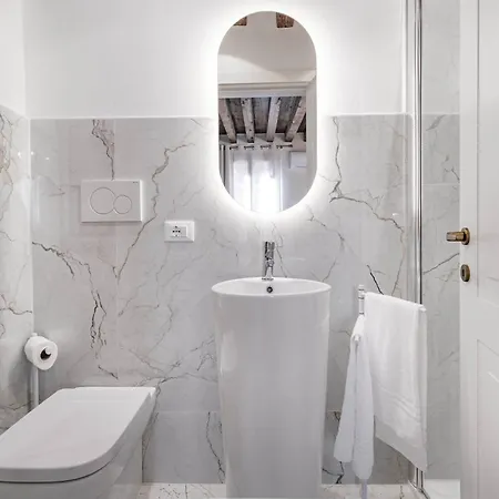 Domus Apostoli Balcony *